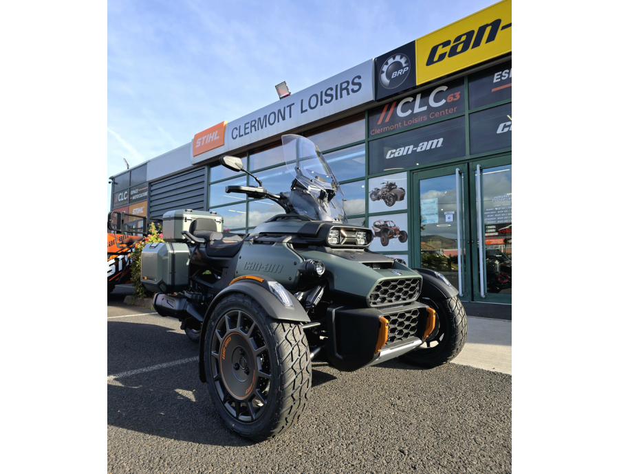 Can am vert Canyon Red Rock 2025 occasion certifié premium clermont ferrand loisirs moto 3 roues
